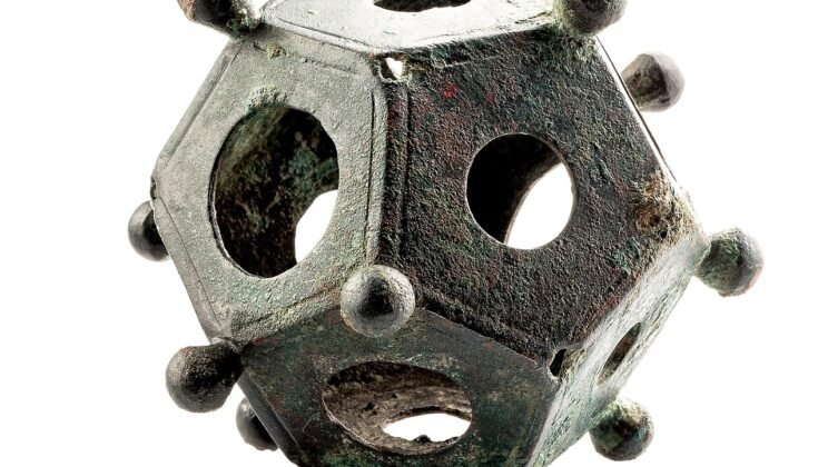 The Mystery of the Roman Dodecahedrons: Function Unknown