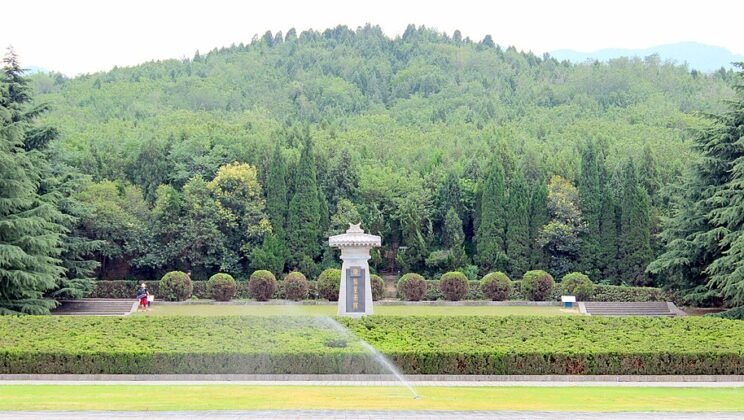 The Unopened Tomb of Qin Shi Huang: What Lies Inside?